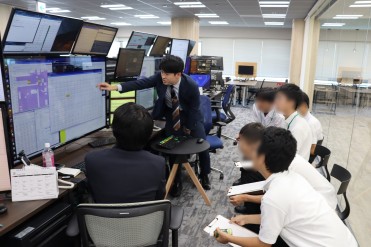 トレイダーズ証券：高校生向け金融経済教育（ジョブシャドウイング）を実施いたしました。